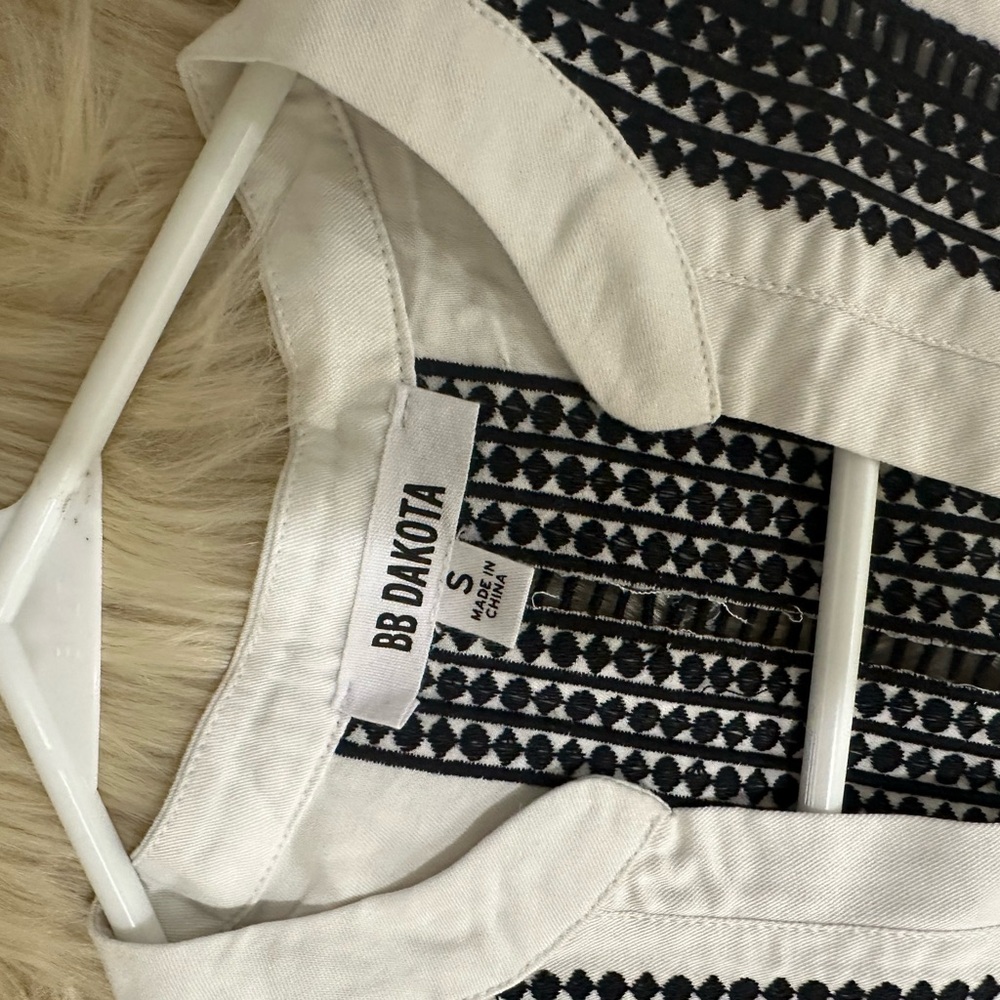 BB Dakota Monochrome Geometric Top